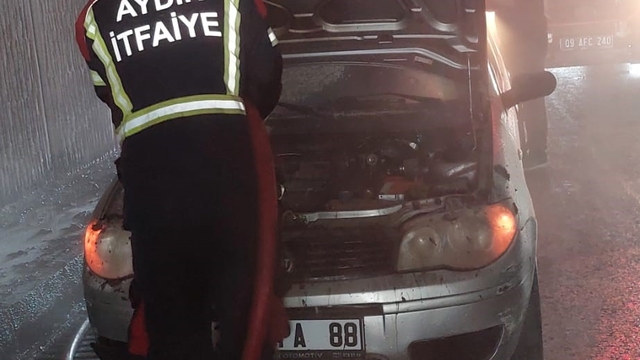 Aydın'da alt geçitte araç yangını