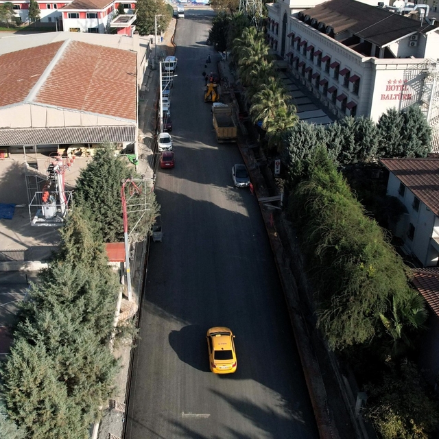 İzmit Şehit Ergün Köncü Caddesi'nde altyapı bitti, asfalt serildi