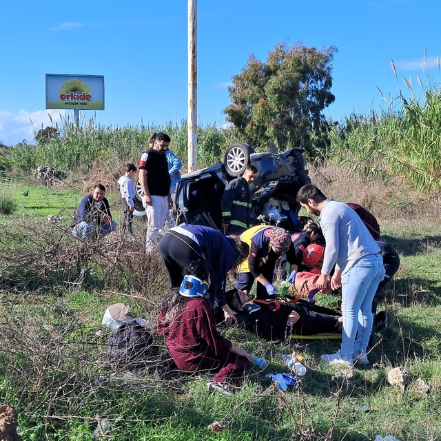 Otomobil şarampole yuvarlandı: 3 yaralı