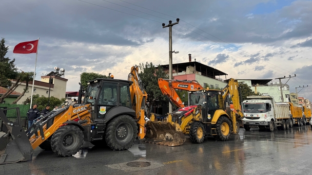 Tarsus'ta gece boyunca yağış mesaisi