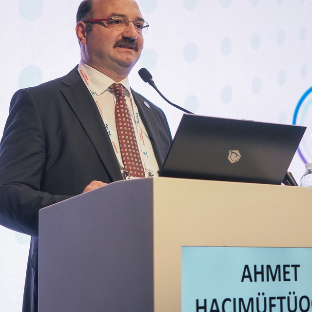 Biyomedikal sektörü Rektör Hacımüftüoğlu başkanlığında buluştu