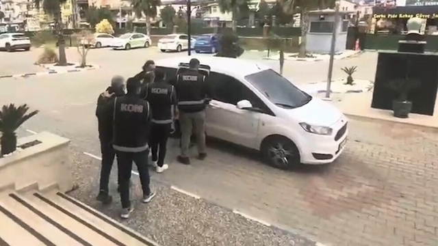 Telefonda 11 milyon lira dolandıran şüphelilere operasyon; 3 tutuklama