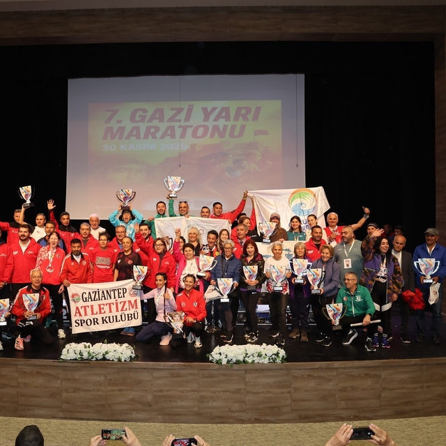 7. Gazi Yarı Maratonu'nda ödüller sahiplerini buldu
