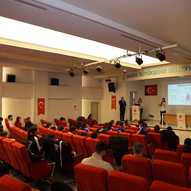 Yunusemre'de 'Temiz Nefes Sağlıklı Gelecek" paneli