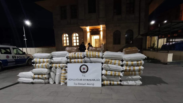 Sivas'ta 1 ton 150 kilogram gümrük kaçağı tütün ele geçirildi