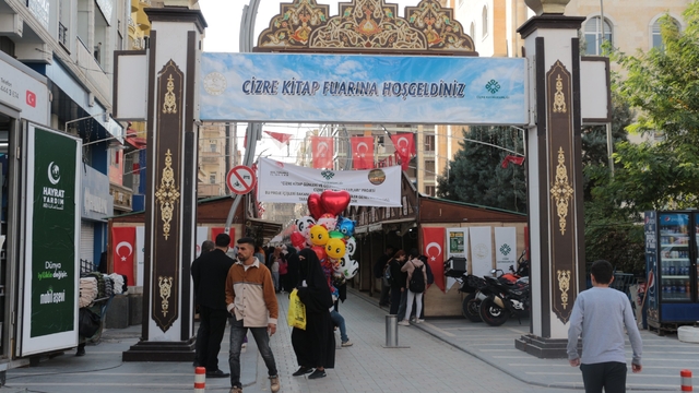 Cizre Kitap Fuarı'nı 10 günde yüz bini aşkın kişi ziyaret etti