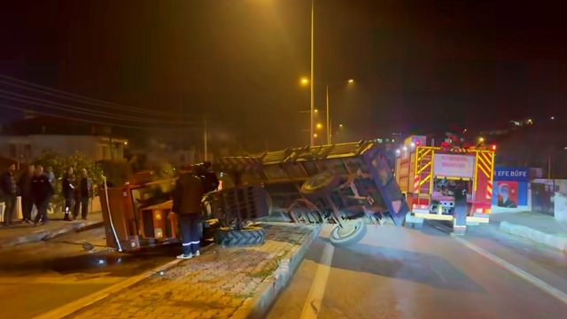 Söke'de traktör devrildi: 1 yaralı