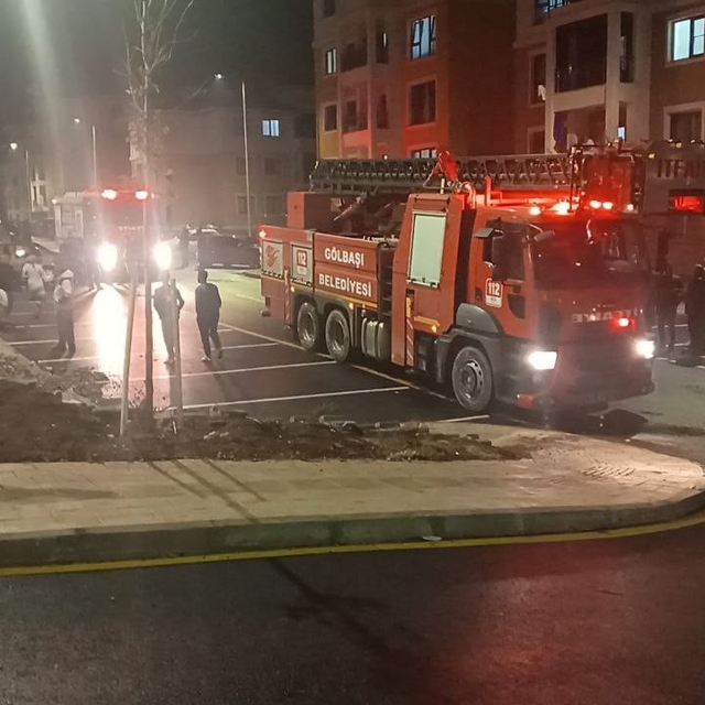 Şarjda bırakılan cep telefonunun bataryası patladı