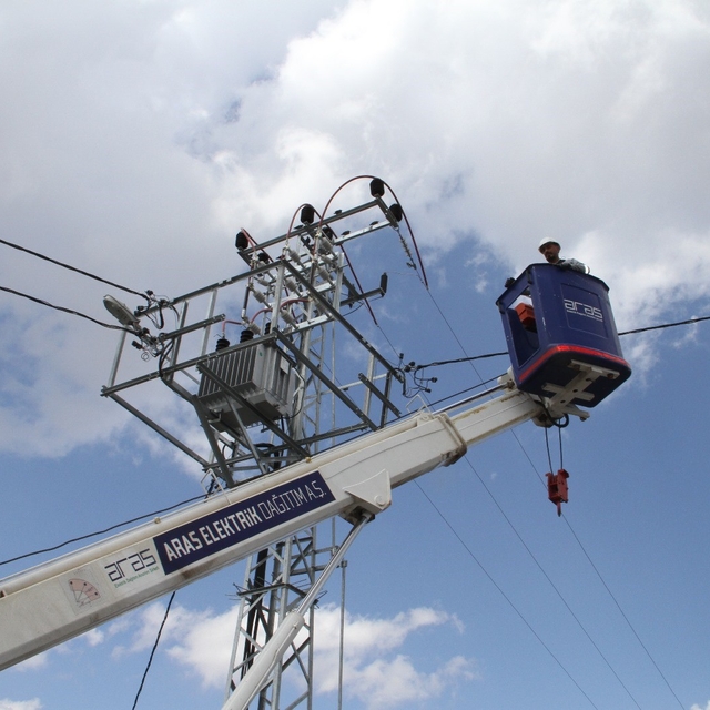 Aras EDAŞ, Patnos'ta enerji altyapısını güçlendirmeyi sürdürüyor