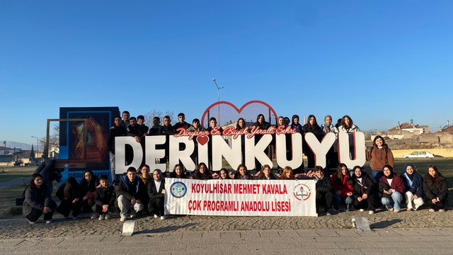 Koyulhisar'da lise öğrencilerine yönelik kültür gezisi düzenlendi