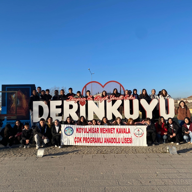 Koyulhisar'da lise öğrencilerine yönelik kültür gezisi düzenlendi