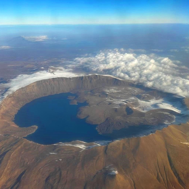 Dünyanın ikinci büyük krateri havadan böyle görüntülendi