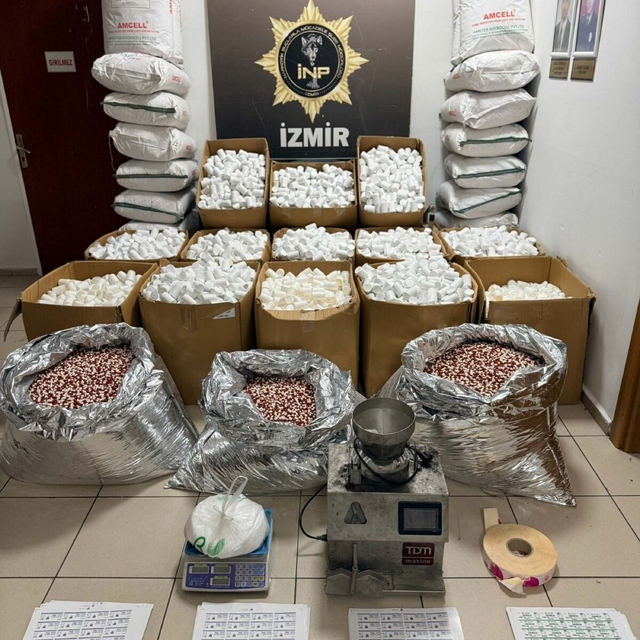 İzmir'de 2 milyon 309 bin 774 sentetik hap ele geçirildi