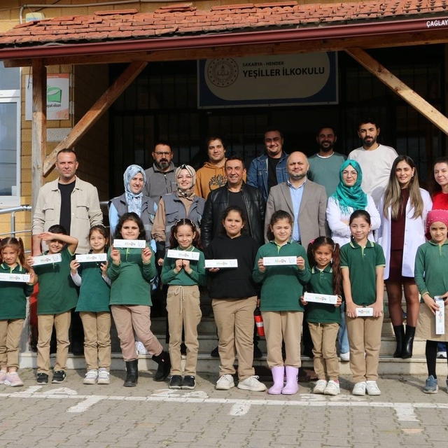 "Bir Hikaye Bin Neşe" çocukların yüzünde tebessüm oluyor