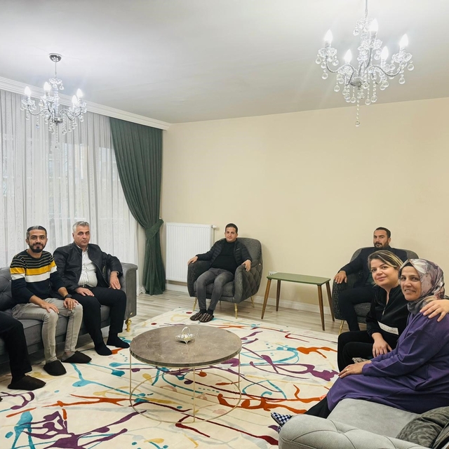 Hak-İş İl Başkanı Aküzüm, hasta üyeleriyle görüştü