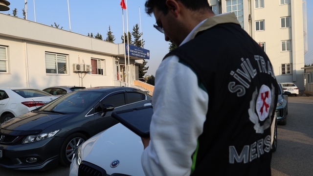 Mersin'de yol kapatan düğün konvoyuna katılanlara ceza