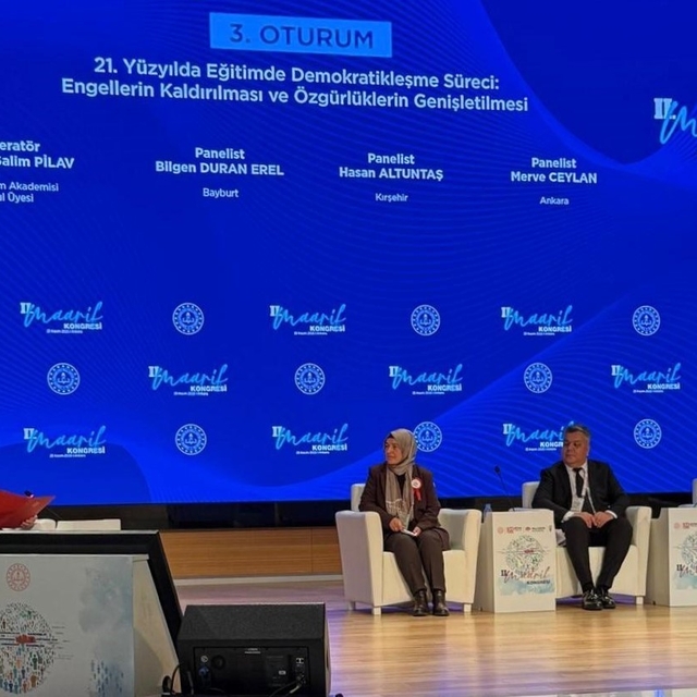 Sınıf öğretmeni Erel II. Maarif Kongresi'nde sunum yaptı