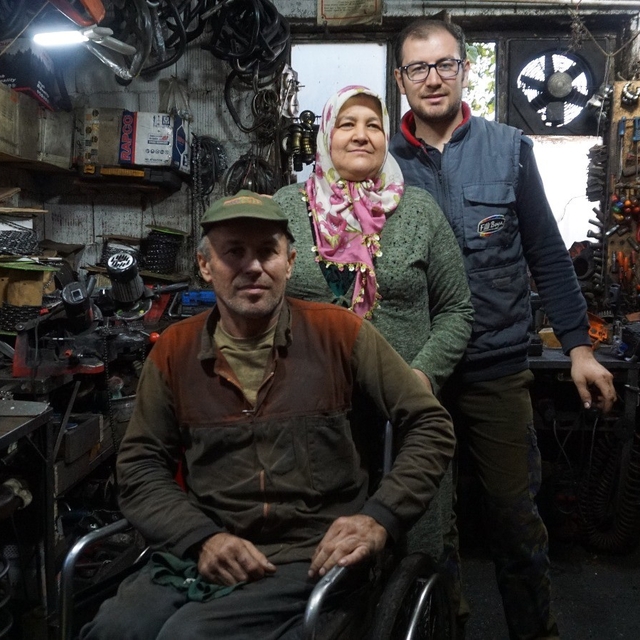 Çatıdan düşüp yüzde 94 engelli kaldı sıfırdan öğrendiği ikinci meslekle hay...