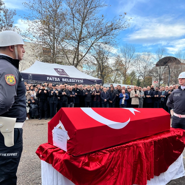 Vefat eden polis memuru törenle uğurlandı