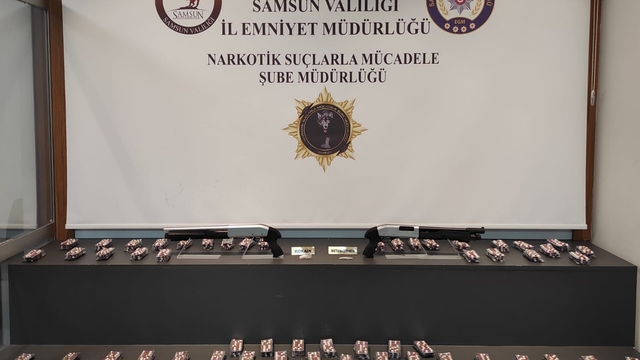 Samsun'da uyuşturucu operasyonunda 3 bin 740 uyuşturucu hap ele geçirildi