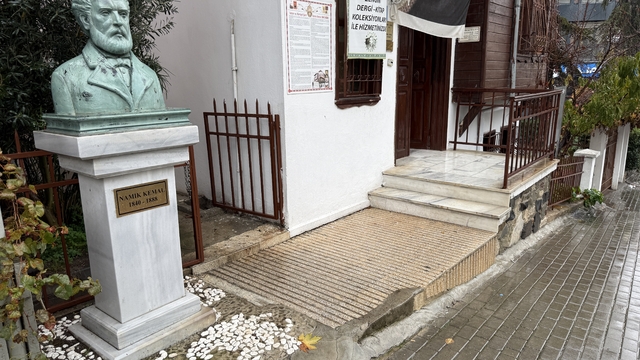 "Vatan şairi" Namık Kemal vefatının 137. yılında anılıyor