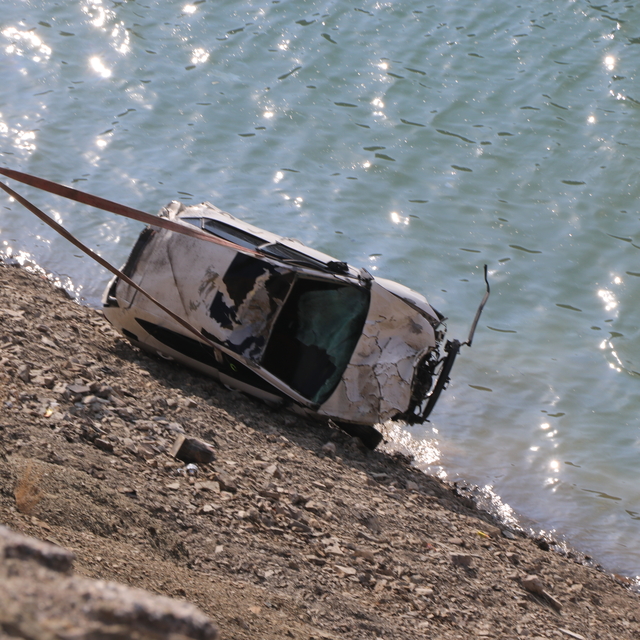 Otomobilin baraj gölüne yuvarlandığı kazada ölen Furkan toprağa verildi (2)