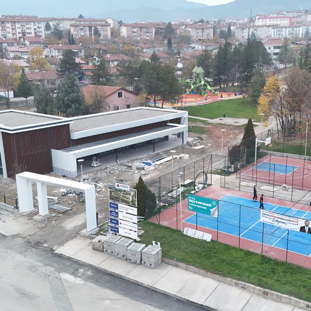 Karabük Belediyesi 5000 evler sosyal tesisleri'nde çalışmalar hız kesmiyor