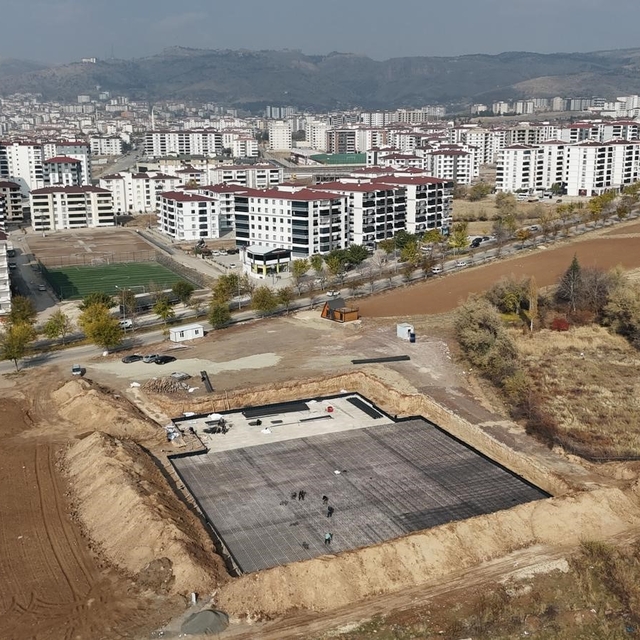 Elazığ'da yarı olimpik yüzme havuzu inşaatı başladı