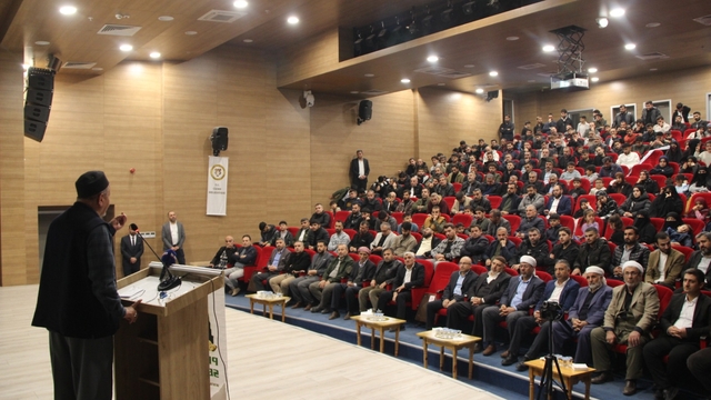 Cizre'de "Yolumuzu Aydınlatan Yıldızlar" programı düzenlendi