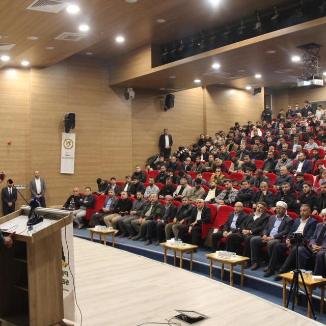 Cizre'de "Yolumuzu Aydınlatan Yıldızlar" programı düzenlendi