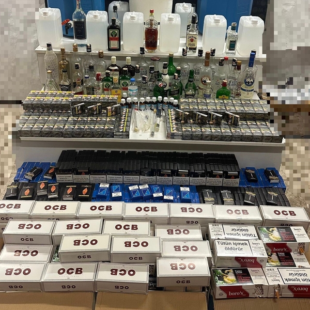 Genç kadının ölü bulunduğu evde sahte alkol olduğu belirlendi
Arkadaşının e...