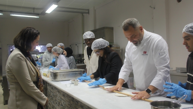 Uluslararası öğrencilere Kırklareli'nin meşhur yemekleri tanıtıldı