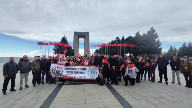 Aydınlı özel öğrenciler Çanakkale Şehitliği'ni gezdi