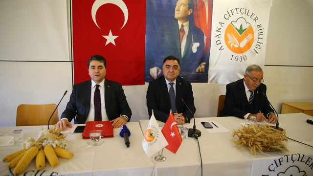 Demokrat Parti Genel Başkanı Uysal, Adana'da çiftçilerle buluştu
