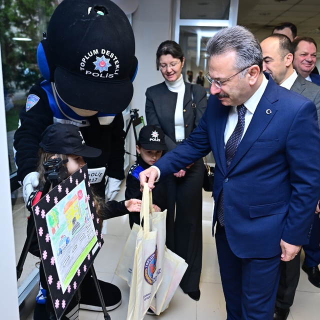 Eskişehir'de "Teknolojiyi Abartma, Geleceğini Karartma-2 Projesi"nin kapanı...
