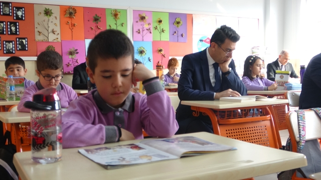 İlkokul, ortaokul ve lise düzeyindeki bütün okullarda ilk dersin ilk 20 dakikası kitap okuma saati
"Tunceli Okuyor" başladı