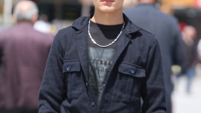 Kavgada aldığı yumruk darbesiyle düşüp başını kaldırıma çarptı; 14 gün sonra öldü