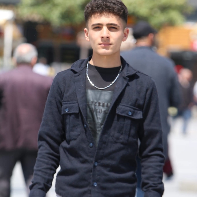 Kavgada aldığı yumruk darbesiyle düşüp başını kaldırıma çarptı; 14 gün sonr...