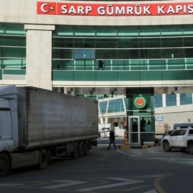 Sarp Sınır Kapısı'nda Kasım'da rekor tır trafiği