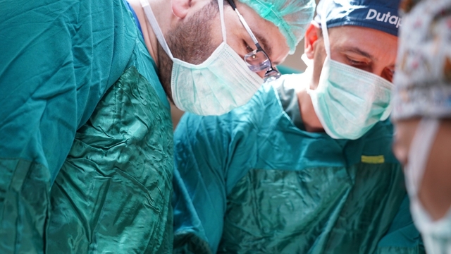 Bilecik'te ilk defa karın zarı açılmadan 'Rahim Koruyucu Sakrokolpopeksi' ameliyatı yapıldı