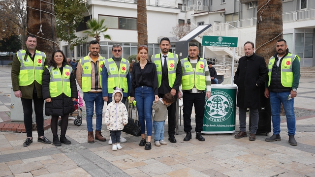 Denizli'de işçilerin hakları ve iş yerlerinde yaşadıkları sorunlara dikkat çekildi
İşçi Hakları Koruma ve Yaşatma Derneği Başkanı Başkaya;
"İşçilerimizin tüm haklarını savunmak için canı gönülden çalışmaya hazırız"