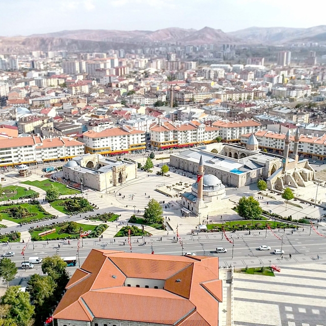 Çekirdek aile de küçüldü, Sivas'ta 40 bin 887 kişi yalnız yaşıyor
Türkiye İ...