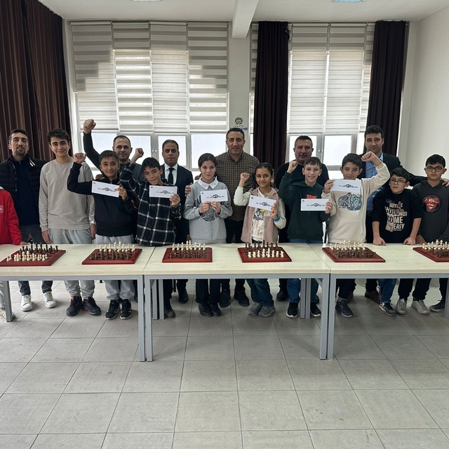 Gençler Kernek Küliyesi'nde kıyasıya yarıştı