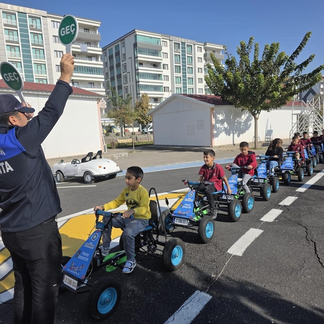 486 öğrenciye trafik ve çevre bilinci eğitimi verildi