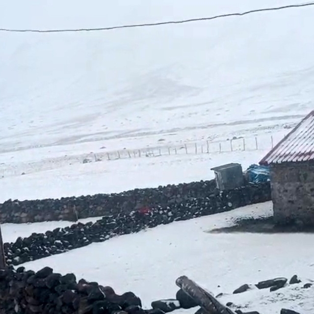 Iğdır'ın yüksek kesimleri beyaza büründü