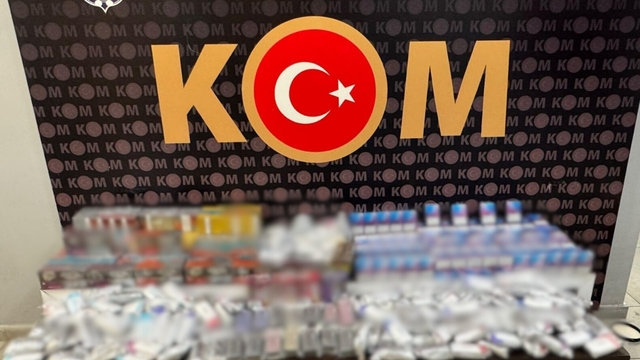 Antalya'da kaçakçılık ve sahtecilik operasyonlarında 4 kişi tutuklandı