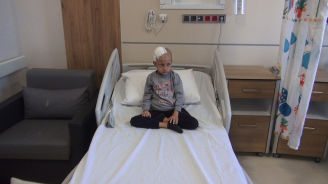 Beyninde tümör olan 7 yaşındaki Eyüp Ensar, 5 saatlik ameliyatla sağlığına kavuştu