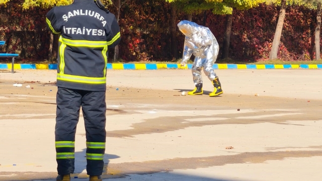 Şanlıurfa'da bir okulda deney tüplerinin patlaması sonucu 2 kişi yaralandı