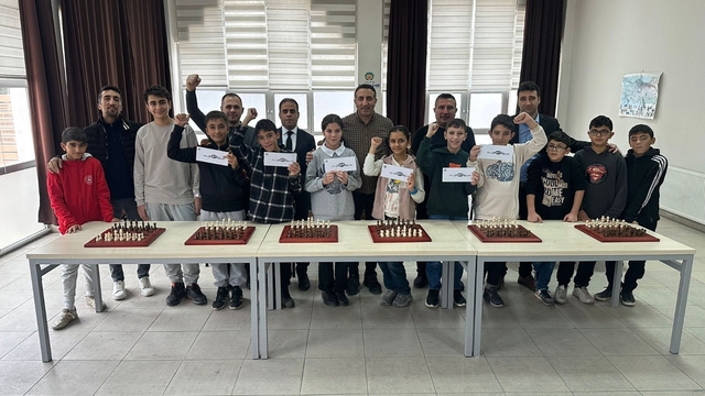 Gençler Kernek Küliyesi'nde kıyasıya yarıştı