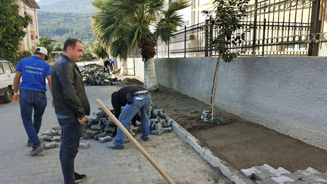 Bozdoğan Belediyesi, okullarda çevre düzenlemelerini sürdürüyor